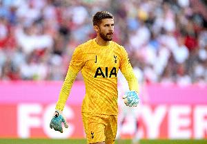 米体：尤文和国米都在竞争热刺门将维卡里奥，热刺要价超3000万欧