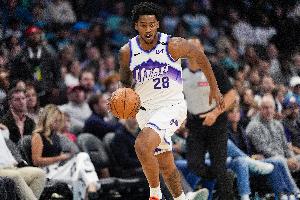 彻底打花！森萨博压哨上篮得分 爵士三节破百领先国王34分