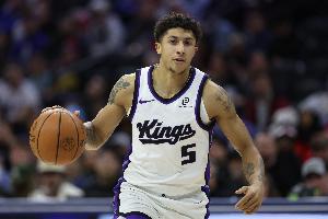 真给你机会！新秀克利福德半场9中0仅拿1分 正负值-25最低