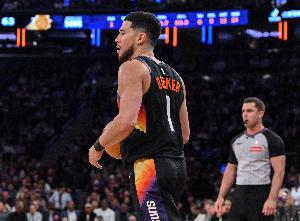 奥特：我们需要管理布克&杰伦·格林的伤病情况 保护好他俩