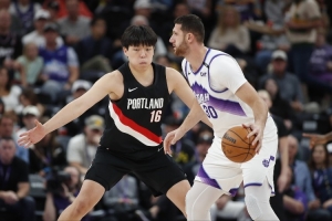 双方均背靠背第二场！ESPN明日胜率预测：开拓者65.3% 爵士34.7%