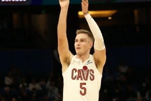 哈登谈梅里尔砍32分：角色球员的发挥到了季后赛尤为重要