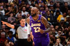 詹姆斯：能在拿下三双的同时取得胜利 这对我比什么都重要