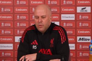 不容乐观！斯洛特确认：远藤航将长期伤缺，我们中卫人手非常短缺