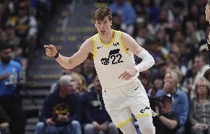 持续发力！菲利波夫斯基反击拉杆上篮得手 爵士7-0打停开拓者