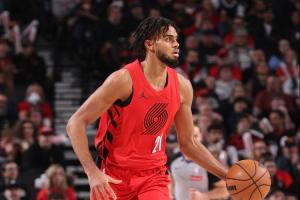 我要验DNA！吕佩尔冒充NBA球员 竟获得16分钟上场时间！