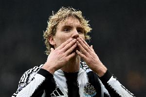 法尔克：沙特仍有意凯恩但解约金条款已失效，拜仁欣赏沃尔特马德