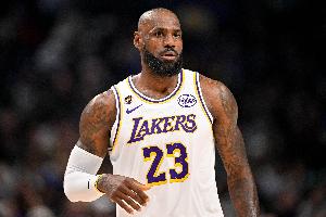 詹姆斯谈第23年仍在巅峰：我一直表现出色 只要我想就能火力全开