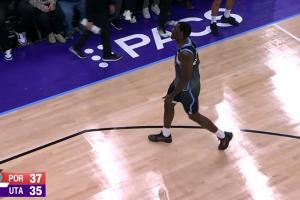 骂裁判又砸裁判！爵士的文斯·威廉姆斯被直接驱逐！