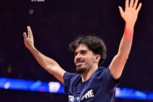 巴黎官方祝维蒂尼亚26岁生日快乐，球员加盟以来斩获12冠