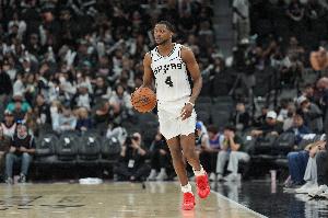 卡布：福克斯配得上全明星&他能影响比赛胜利 有的人光是数据好看