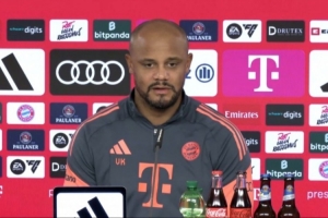 热身时差点被奥利塞撞到，孔帕尼发布会打趣：他没撞墙上太好了