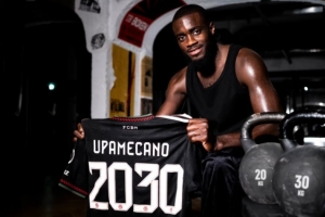 签字费1600万欧！于帕谈和拜仁续约：很高兴留队，希望赢更多冠军