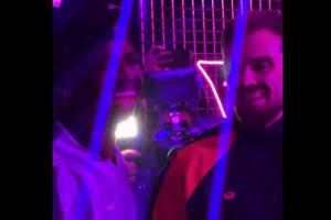 巴萨0-4马竞！维尼修斯得知比分后一脸惊讶，随后喜笑颜开