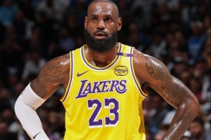 詹姆斯：三双代表你在三个方面产生了影响 助攻是我最喜欢的部分