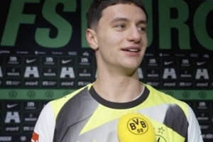 有望首发？记者：18岁中卫雷吉亚尼训练中进入多特主力阵容