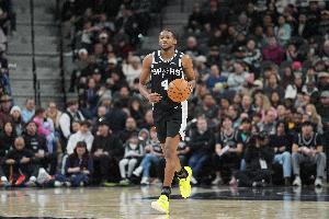 卡斯尔：福克斯是我们的领袖之一 其他队有两位全明星&我们也值得