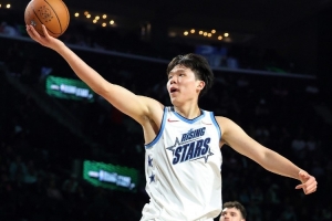 媒体人：瀚森首次全明星之旅场上场下游刃有余 他愈发适应NBA环境