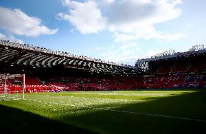 太阳报：情人节无比赛任务，曼联推出老特拉福德情人节套餐