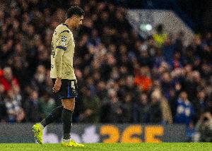 阿斯：恩里克在对阵巴萨赛前谈论阿劳霍的视频曝光后引发球员崩溃