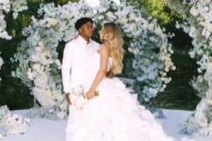 18岁与模特女友结婚！19岁恩德里克社媒庆祝情人节：我永远的恋人