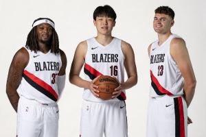 管泽元调侃：新秀赛看完 杨瀚森最大的问题还是和克林根在一个队