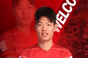 官宣 | 贺一然正式加盟成都蓉城