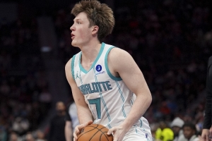 杨健：克尼佩尔是最佳新秀的大热门 埃奇库姆也棒但数据不如前者