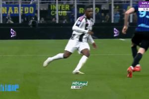 卡卢卢第2黄细节回放：卡卢卢手臂一伸马上收回 巴斯托尼直接倒地