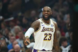 詹姆斯：我从高三起就每场赛后做冰敷 14岁时就健康饮食拒绝快餐