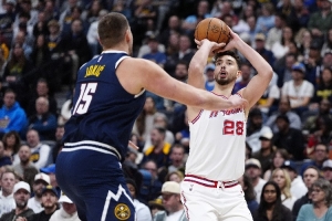 范弗里特:别比较申京和约基奇 他们除了华丽传球外打法并不一样