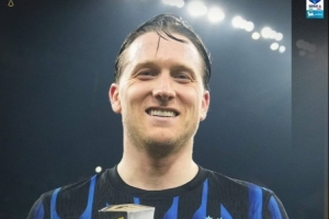 90分钟远射绝杀，意甲官方：泽林斯基当选国米3-2尤文全场最佳