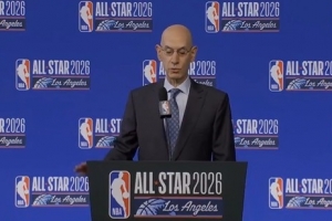 萧华谈小卡阴阳合同：我还没有做出任何决定 这件事极其复杂