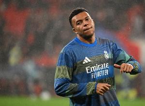 巴萨旧将：姆巴佩更愿踢边锋而非中锋，但在皇马最好让他踢9号位