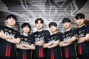 创造历史，BFX建队以来首次在BO5中击败T1