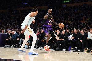 詹姆斯退役你会哭？文班笑答：不会 但那种感觉一定会非常奇怪