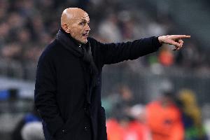 不满主裁判判罚，尤文决定赛后不让斯帕莱蒂和球员接受采访