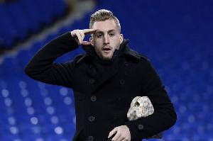 德乌洛费乌谈伤病：我的膝盖半月板基本磨没了 想复出并创造历史