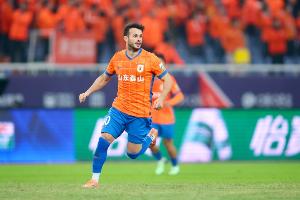 瓦科：我的第一选择一直是留在泰山 去年最难忘大四喜战胜国安