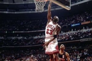 Skip赞乔贬詹：乔丹是GOAT 三次扣篮赛&在哪里跌倒就在哪里爬起来