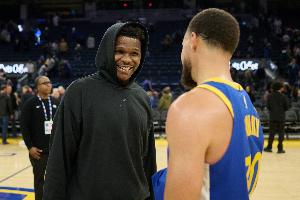 库里穿了我的签名鞋！爱德华兹：库里是GOAT 他的另一个灵魂是我