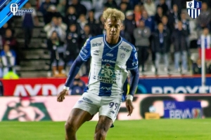 记者：墨超帕丘卡前锋卡迪兹即将加盟武汉三镇，合同为期两年