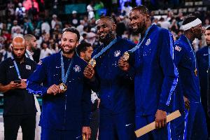 科沃德：想问老詹如何照顾身体 以及学习库里的投篮和KD的脚步