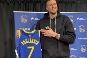 科尔：波津很容易融入体系 与巴特勒不同他是投射型的单打手