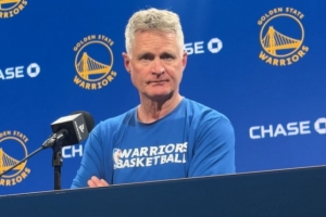 科尔：库里明天归队&波津今天训练状态不错 他们能否出战绿军待定