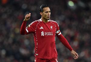 索博未来当队长？范戴克：在成为球队领袖方面，他还有提升空间