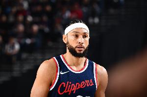 A·史密斯：本西是史上最不劳而获球员 他靠近球馆都应该当场被捕