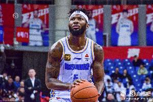 媒体人：麦基加盟和周琦回归对杰曼绝对是福音 后者也该学会出球