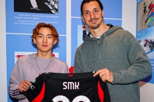 米兰官博晒伊布苏翊鸣合影：舍我其谁的霸气，也是挑战极限的无畏