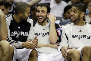 杨毅：马刺是唯一一支三巨头都做出牺牲的球队 这是马刺队的精髓